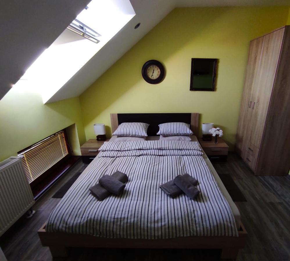 Accommodation "Old Town Dreznik" Раковица Екстериор снимка
