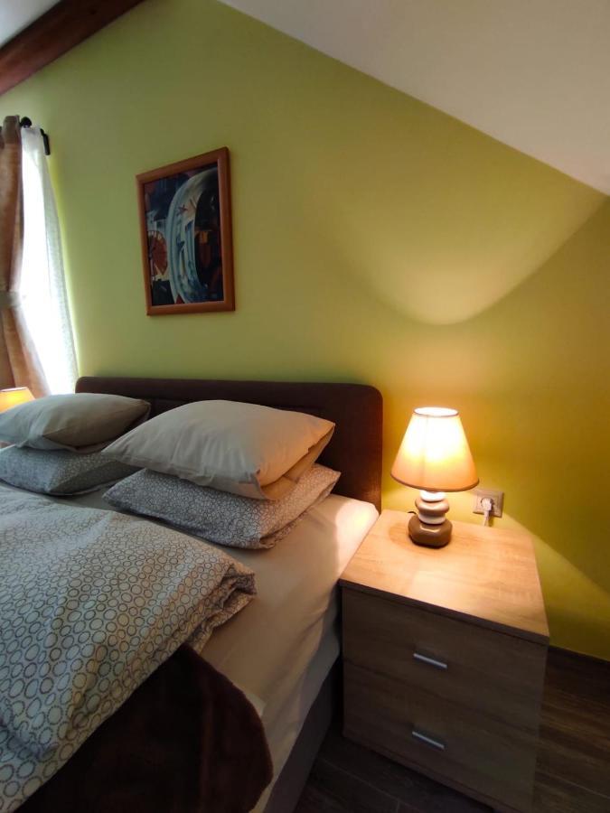 Accommodation "Old Town Dreznik" Раковица Екстериор снимка