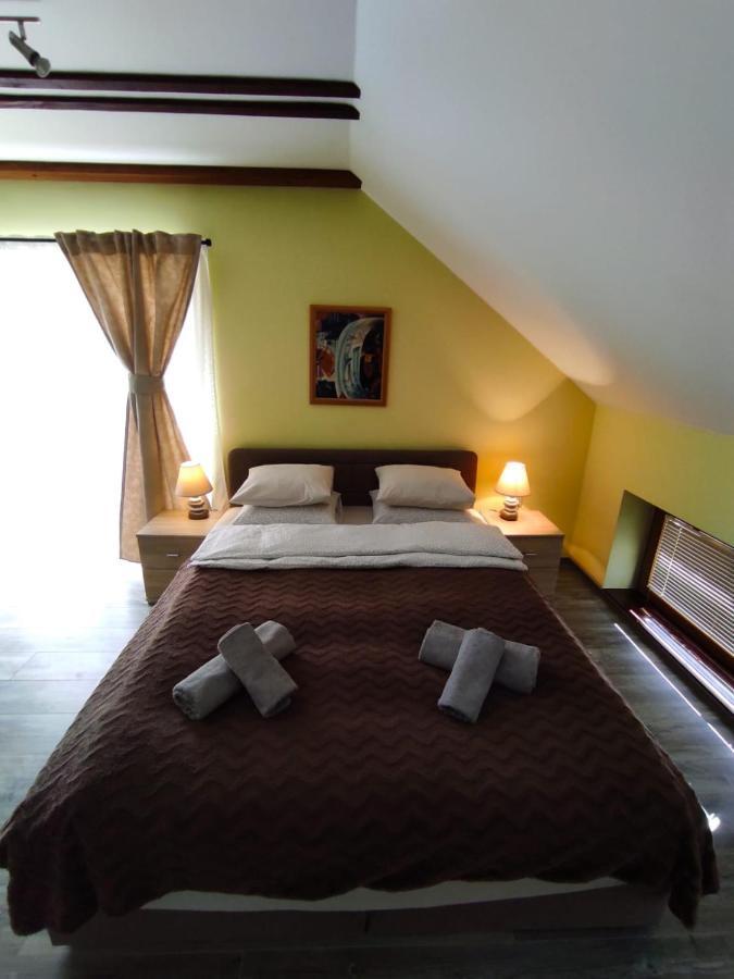 Accommodation "Old Town Dreznik" Раковица Екстериор снимка