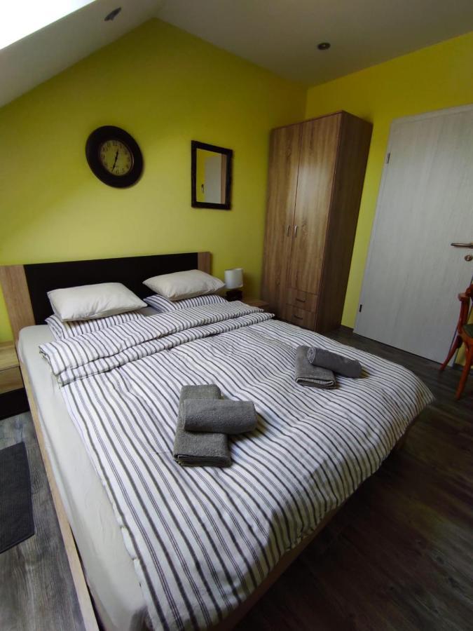 Accommodation "Old Town Dreznik" Раковица Екстериор снимка