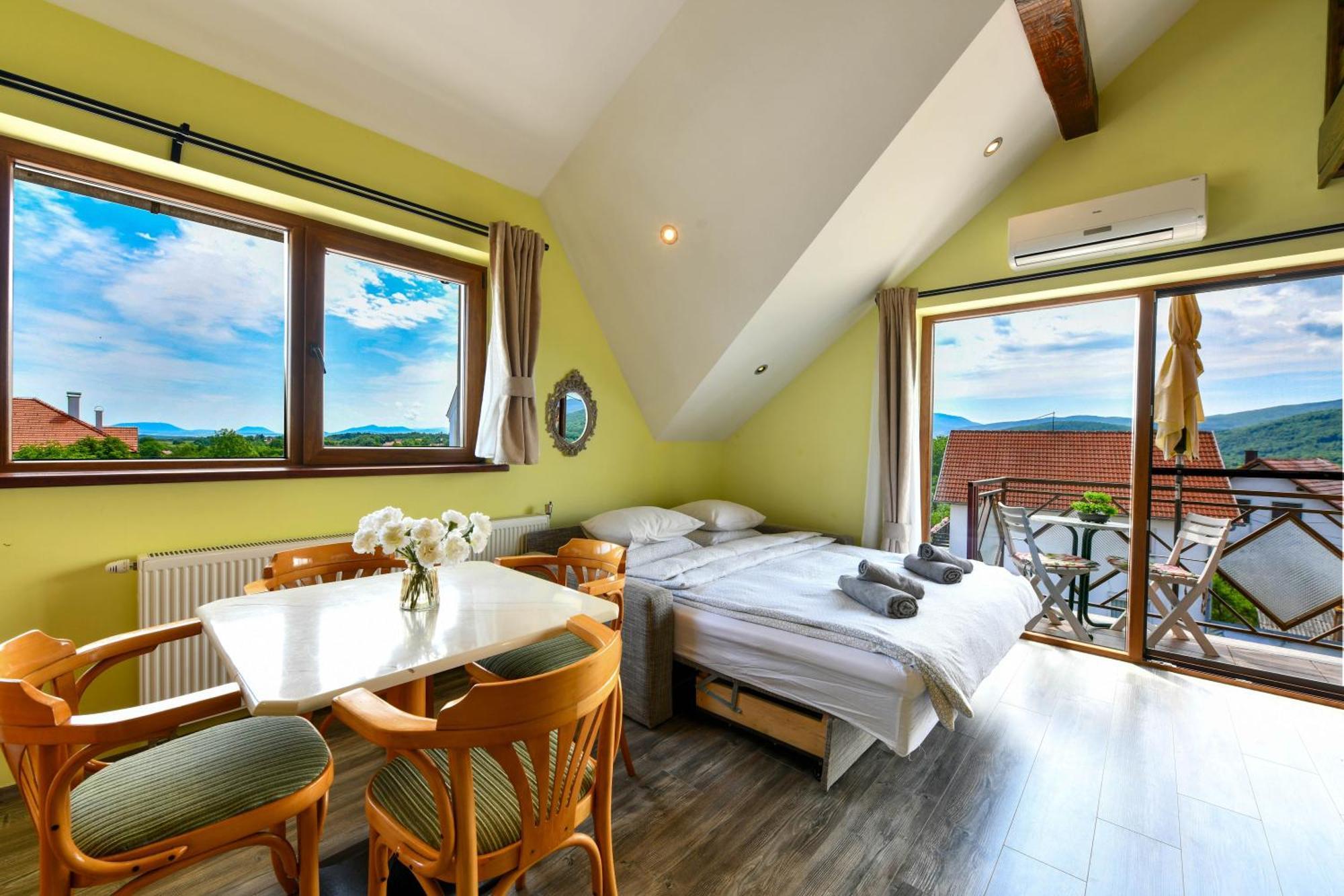 Accommodation "Old Town Dreznik" Раковица Екстериор снимка