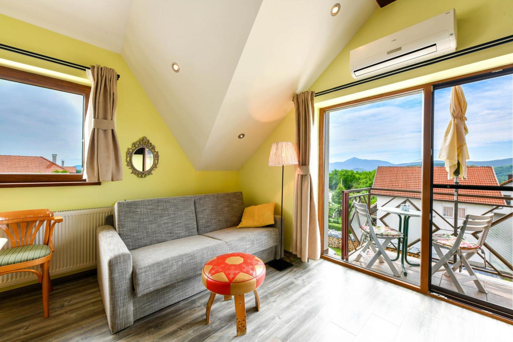 Accommodation "Old Town Dreznik" Раковица Екстериор снимка