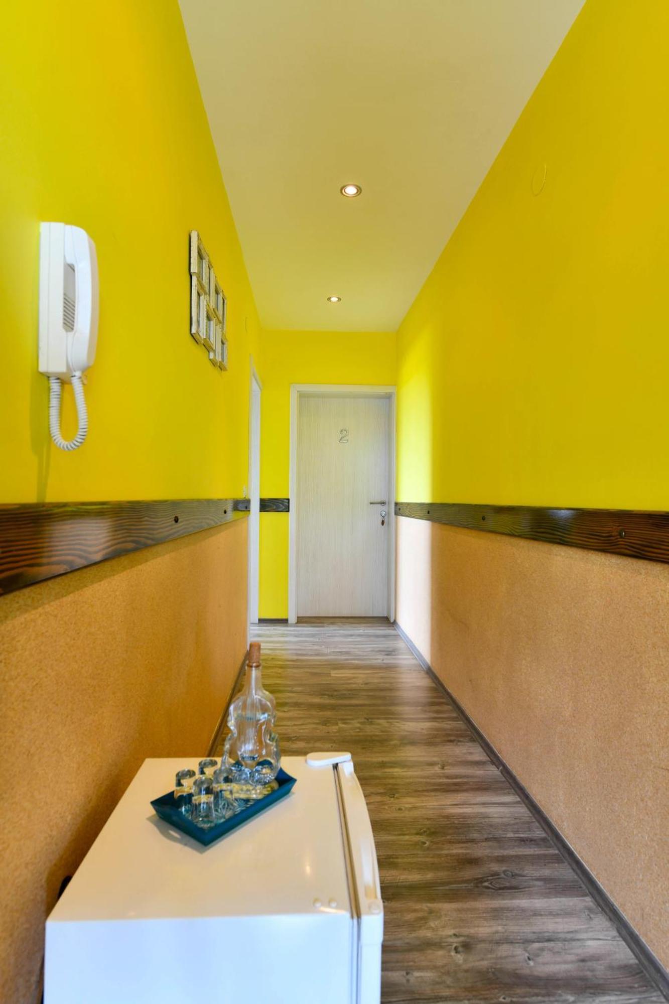 Accommodation "Old Town Dreznik" Раковица Екстериор снимка