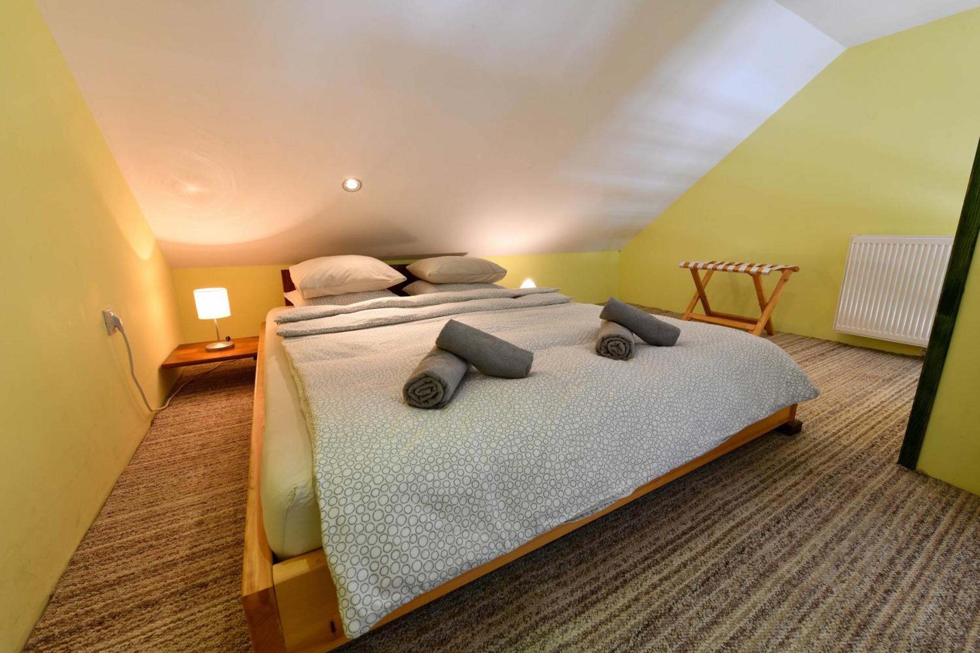 Accommodation "Old Town Dreznik" Раковица Екстериор снимка